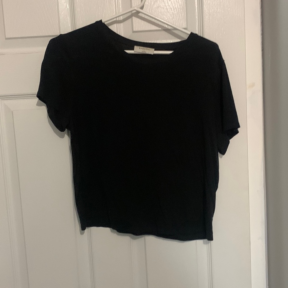 Basic black t shirt aritzia